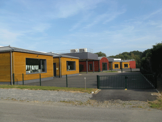 tricot-ecole-andouille neuville-35-cour