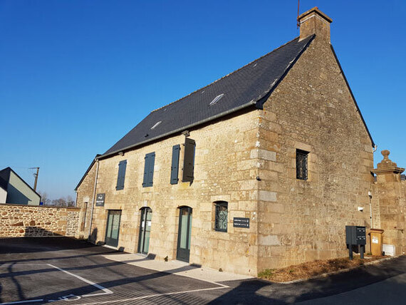 tricot-coglais-communauté-maison-de-santé-pierre-façade-St-Etienne-en-Coglès-35