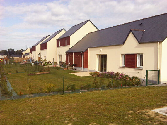 tricot-maisons-en-bande-beauce-35-rythme-des-facades-cote-jardins