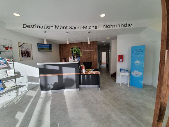 tricot-office-du-tourisme-intérieur-St-Hilaire-du-Harcouet-50