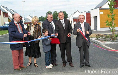 tricot-inauguration des 44 pavillons locatifs au chemin chasles - beaucé